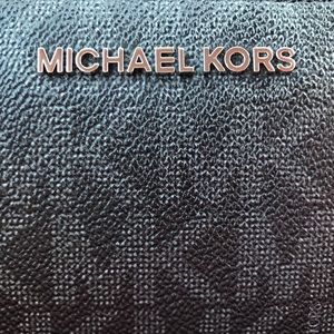 Michael Kors Jet Set Travel Cell Phone Wallet